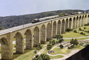 Die berühmte Eisenbahnviadukt in Altenbeken.